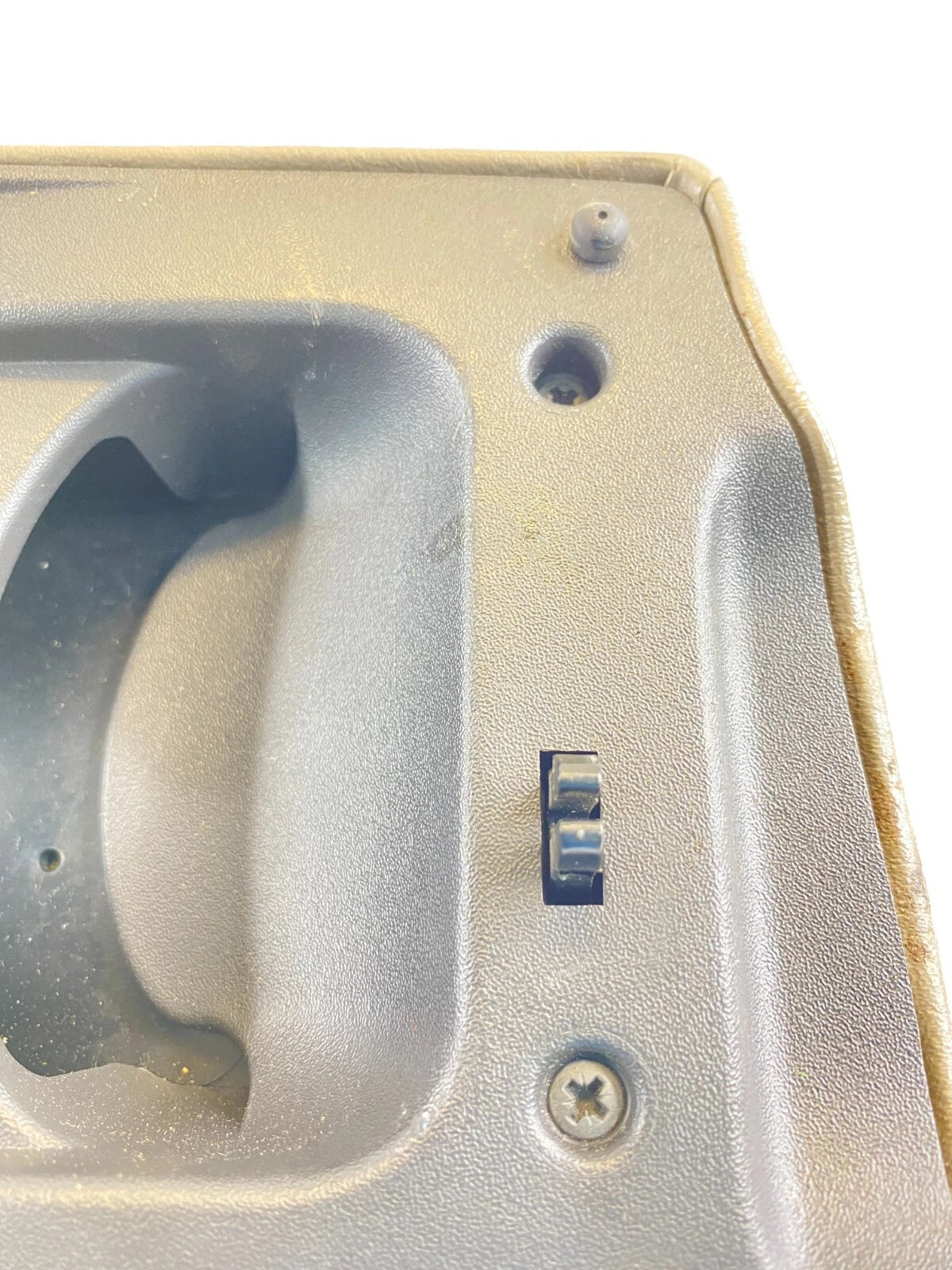99 00 01 02 03 04 05 PONTIAC GRAND AM CENTER CONSOLE LID ARMREST ARM REST OEM
