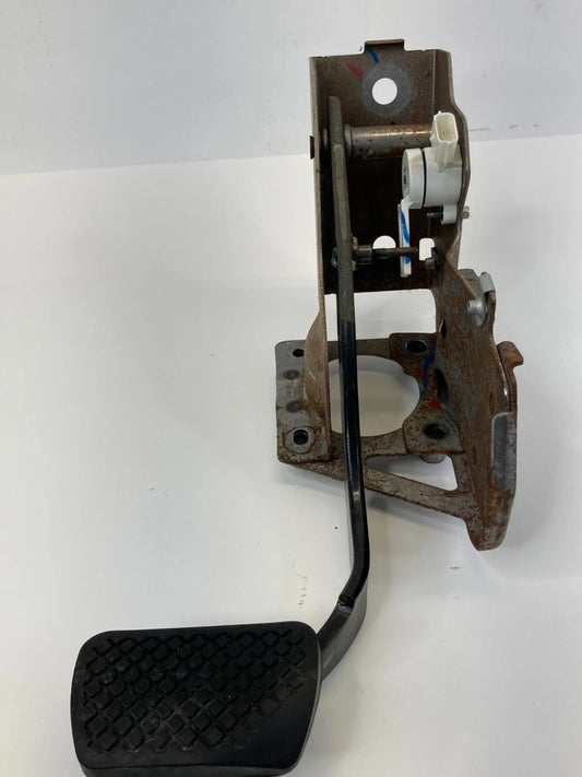 2010-2017 CHEVROLET EQUINOX BRAKE FOOT STOP PEDAL ASSEMBLY WITH SENSOR MOUNT OEM