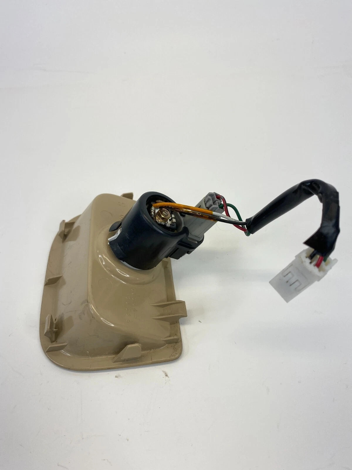 2004-2006 LEXUS LS430 CENTER CONSOLE REAR SOCKET POWER OUTLET 58919-50010 OEM