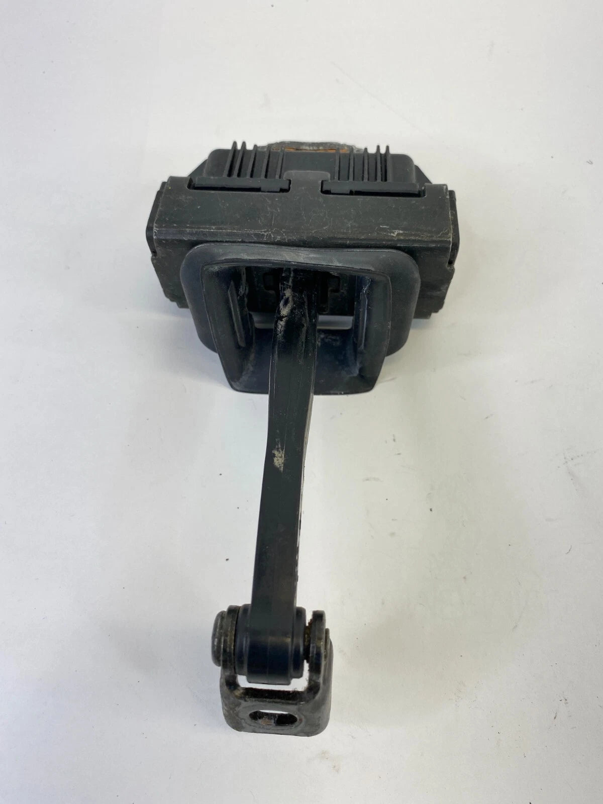 2004-2007 BMW 530I FRONT LEFT SIDE DOOR CHECK STOP STOPPER DETENT 7033609 OEM