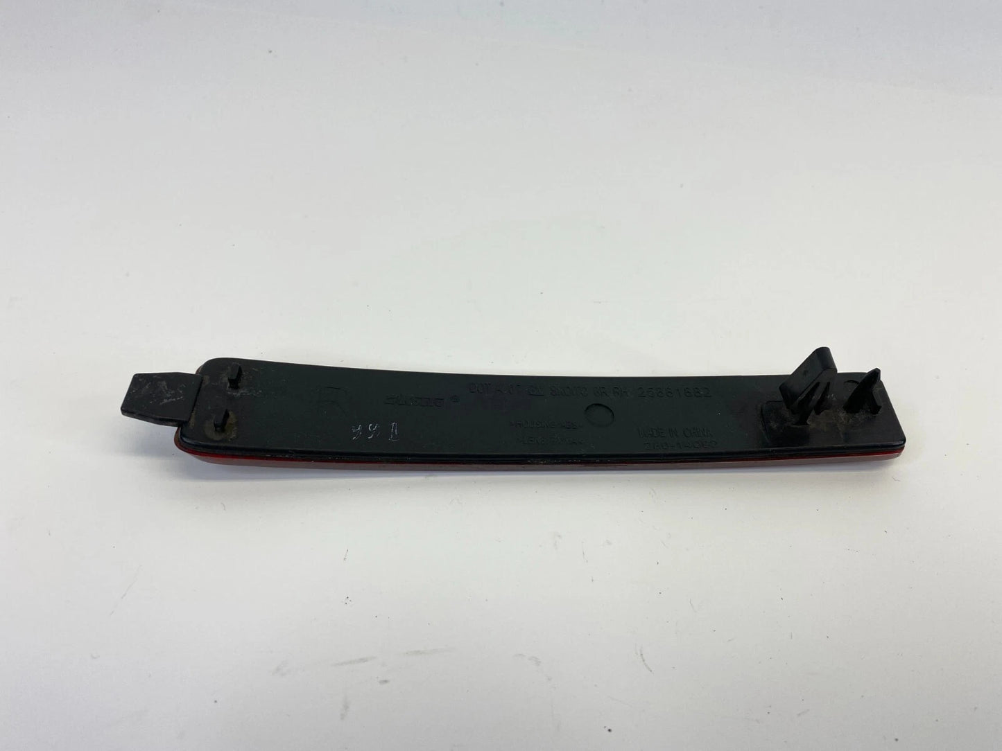 09-12 CHEVROLET TRAVERSE REAR BUMPER RIGHT SIDE REFLECTOR LAMP TRIM 25881882 OEM