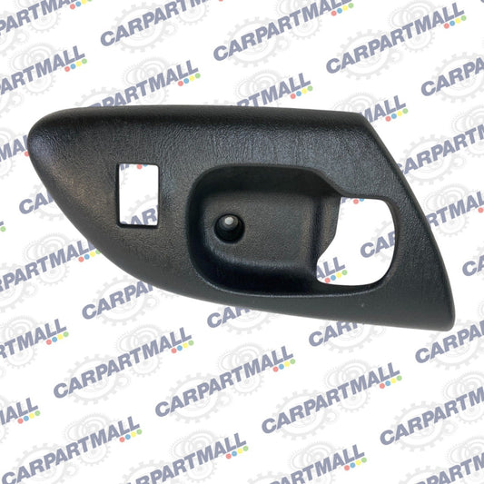 2000-2007 Chevrolet Monte Carlo 2DR Front Right Door Inner Handle Bezel 10441609
