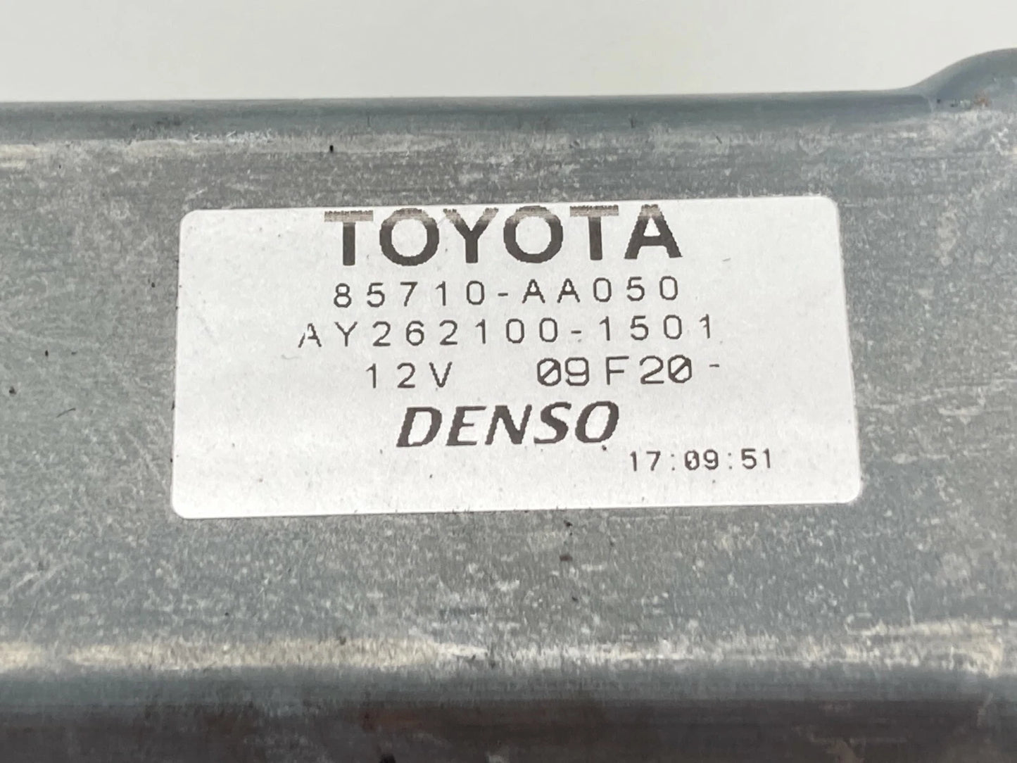 03-08 TOYOTA COROLLA MATRIX 02-06 CAMRY FRONT RIGHT DOOR WINDOW MOTOR 85710AA050