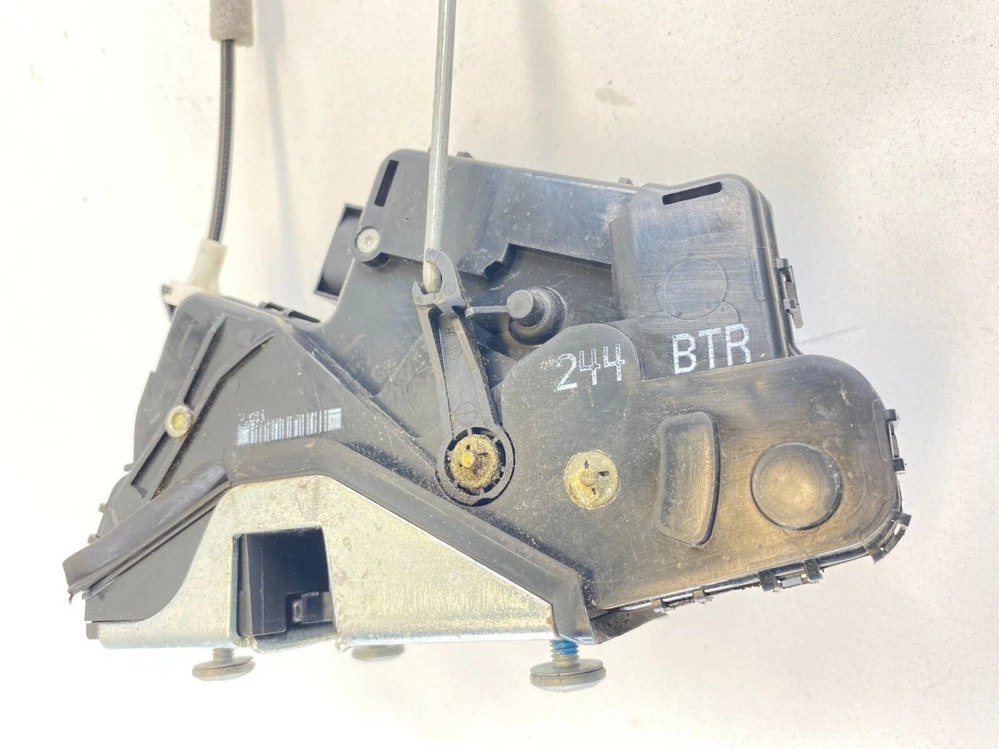 01-05 BMW 330XI 325I 325XI 330I FRONT RIGHT PASSENGER DOOR LOCK LATCH ACTUATOR