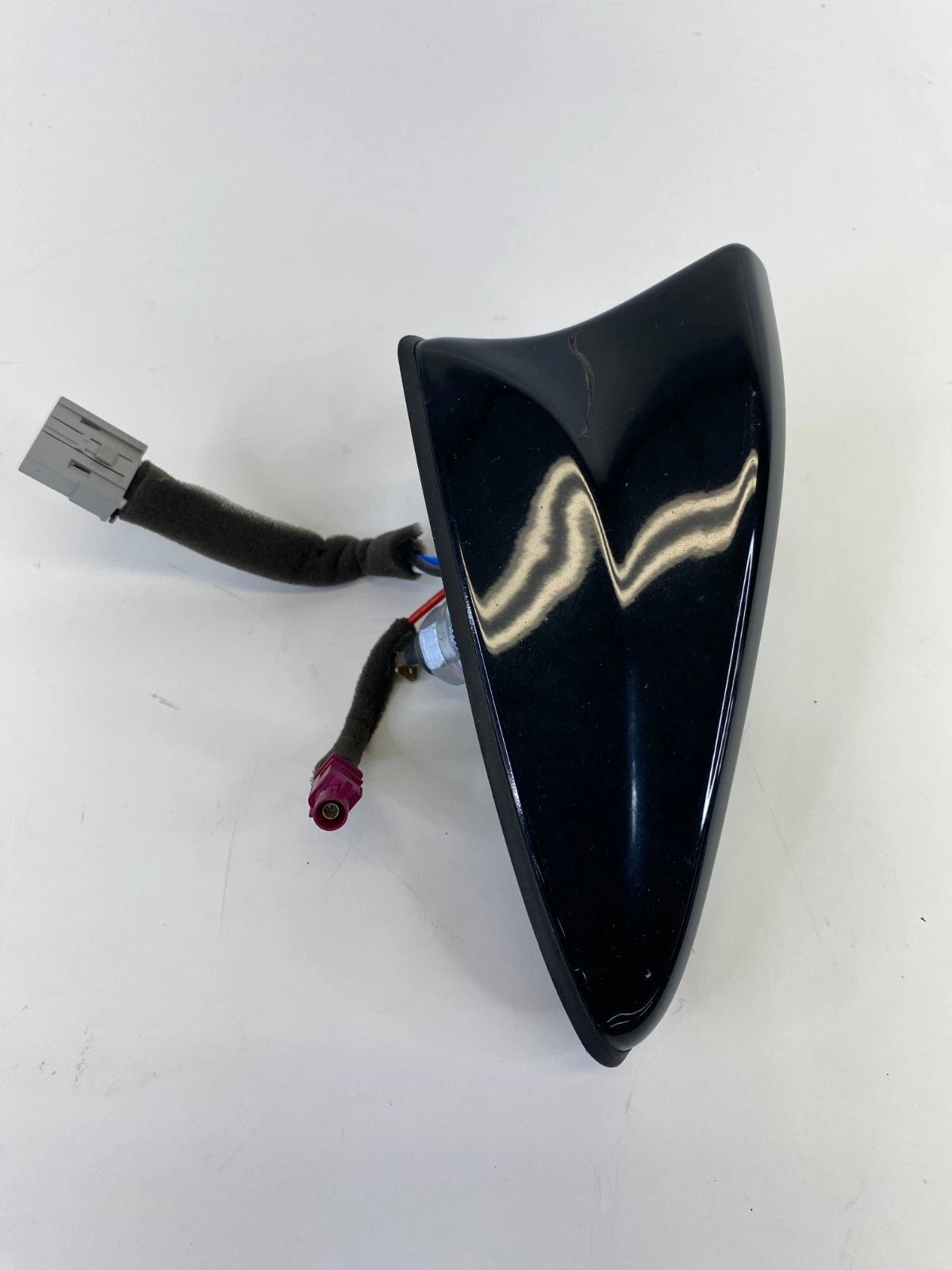 13-17 HYUNDAI ELANTRA GT ROOF MOUNT SHARK ANTENNA COMBINATION 96210-A5610-NKA