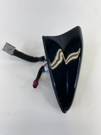 13-17 HYUNDAI ELANTRA GT ROOF MOUNT SHARK ANTENNA COMBINATION 96210-A5610-NKA