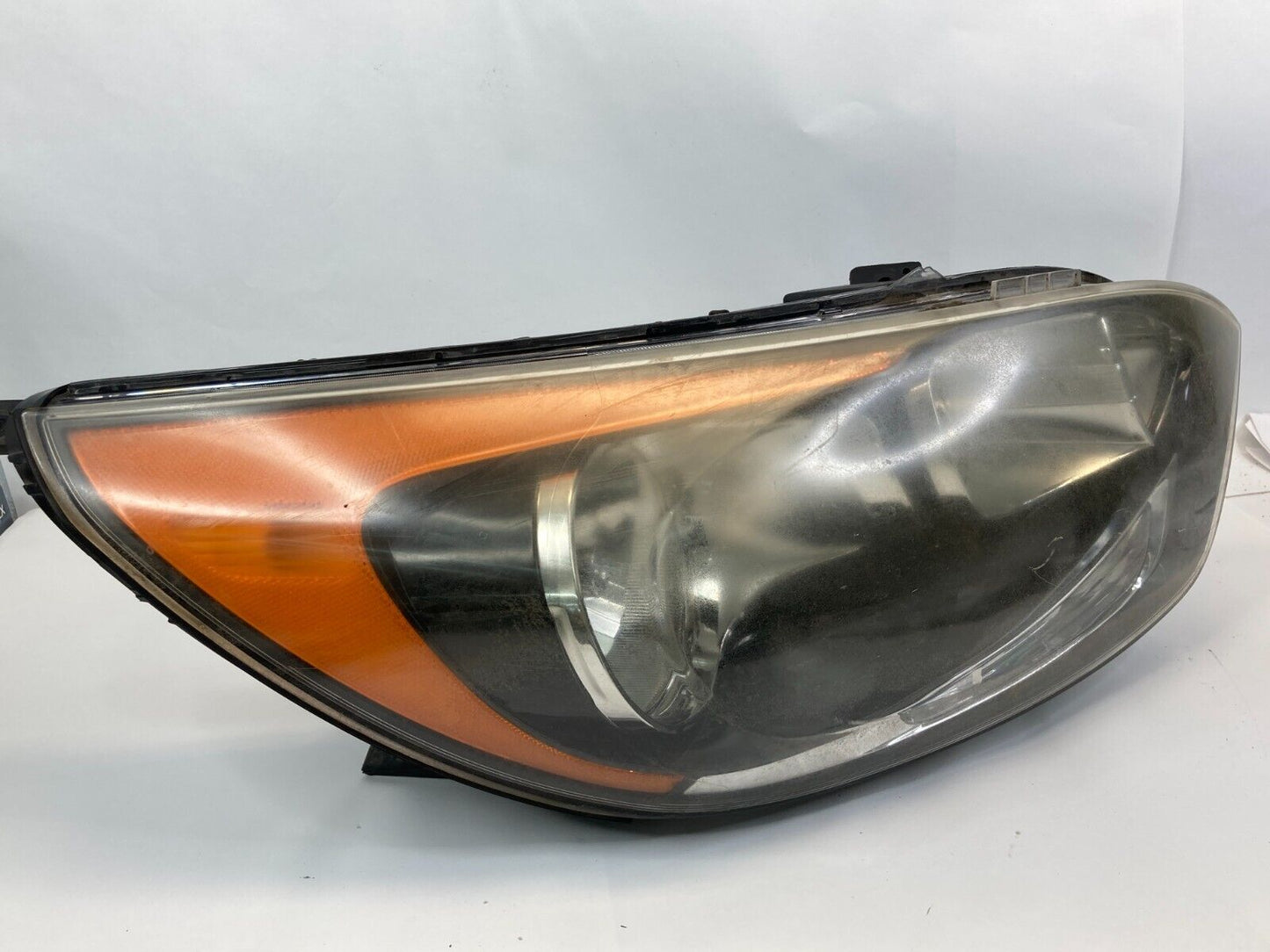 2012-2017 Kia Rio Front Right Side Headlight Headlamp Head Lamp OEM