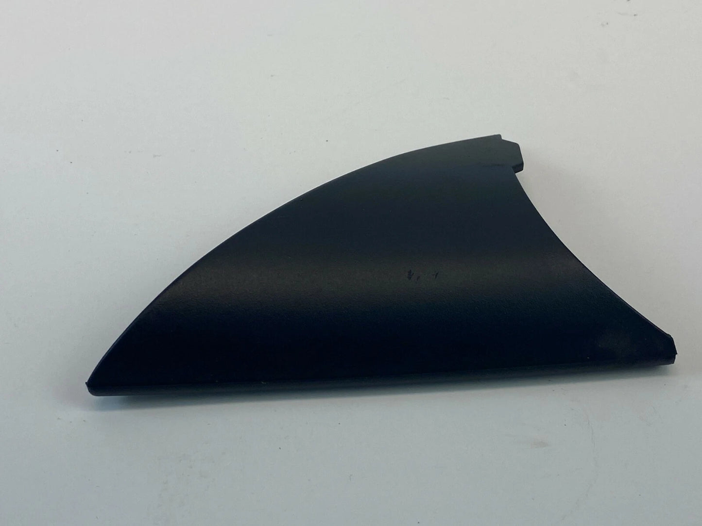 2000 2001 AUDI A4 SEDAN LEFT DRIVER SIDE DOOR CORNER BEZEL TRIM 8D0857505 OEM