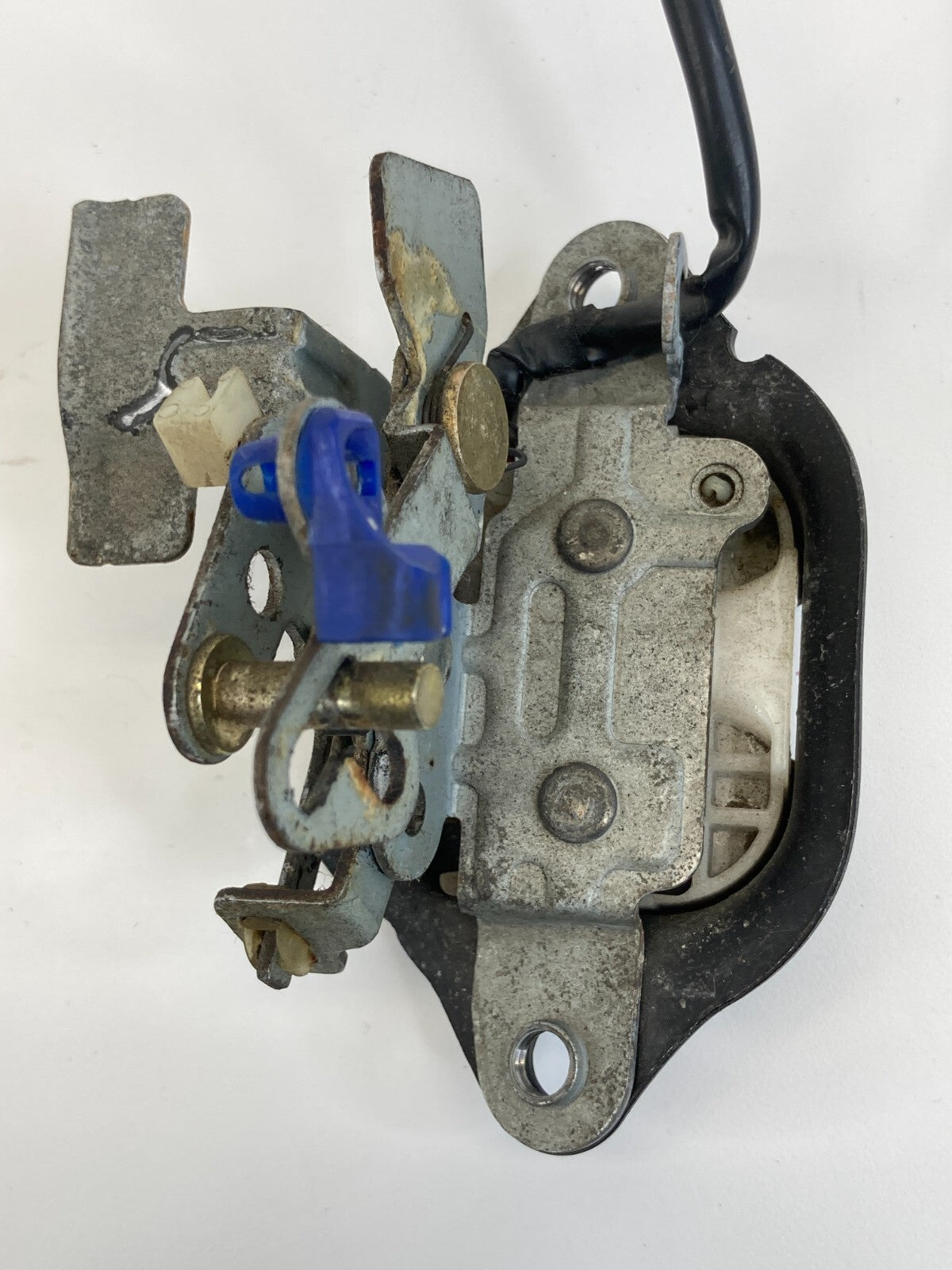 1996-2002 Nissan Pathfinder Rear Door Tailgate Trunk Lock Latch Assembly OEM