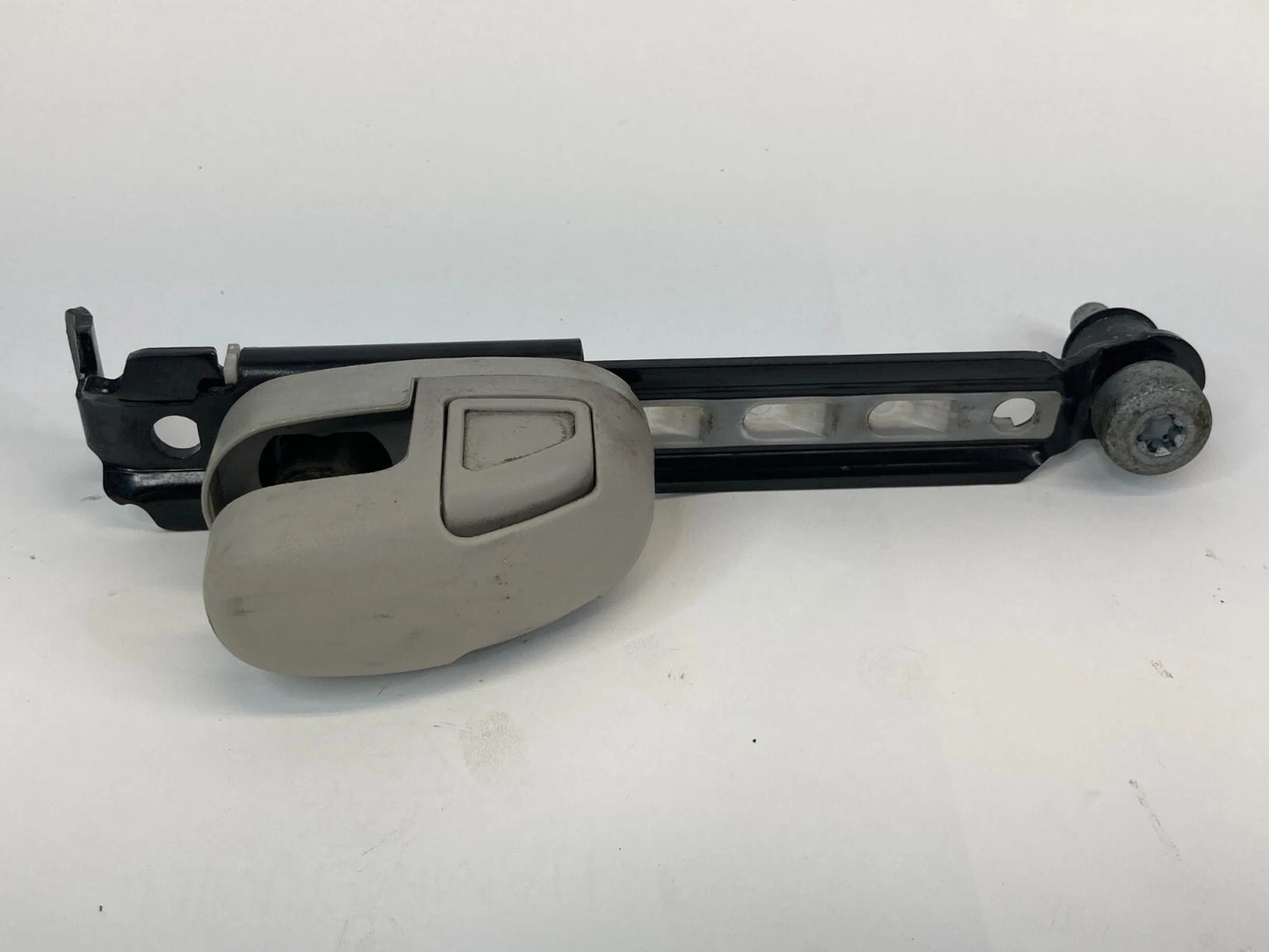 2008-2010 CHRYSLER TOWN & COUNTRY FRONT LEFT SIDE SEAT BELT ADJUSTER HEIGHT OEM