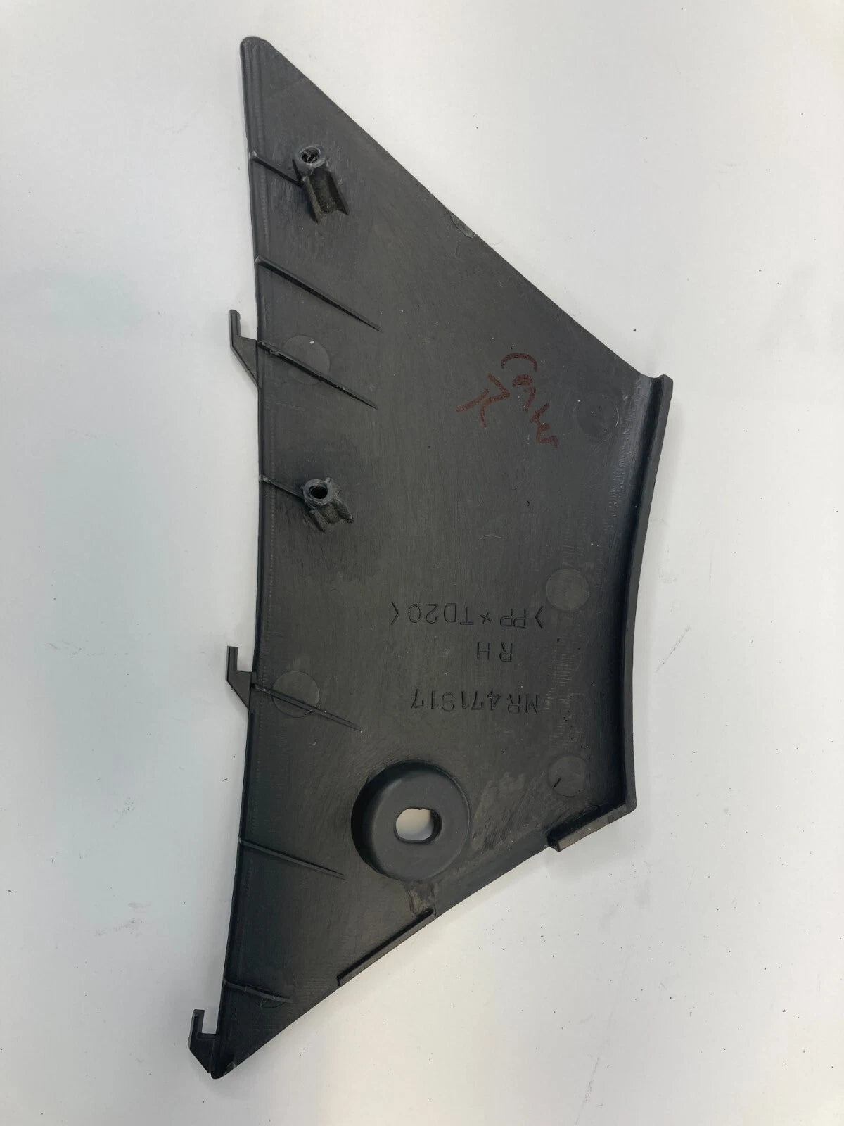 2000-2004 MITSUBISHI MONTERO SPORT FRONT RIGHT SIDE CENTER CONSOLE FINISH COVER
