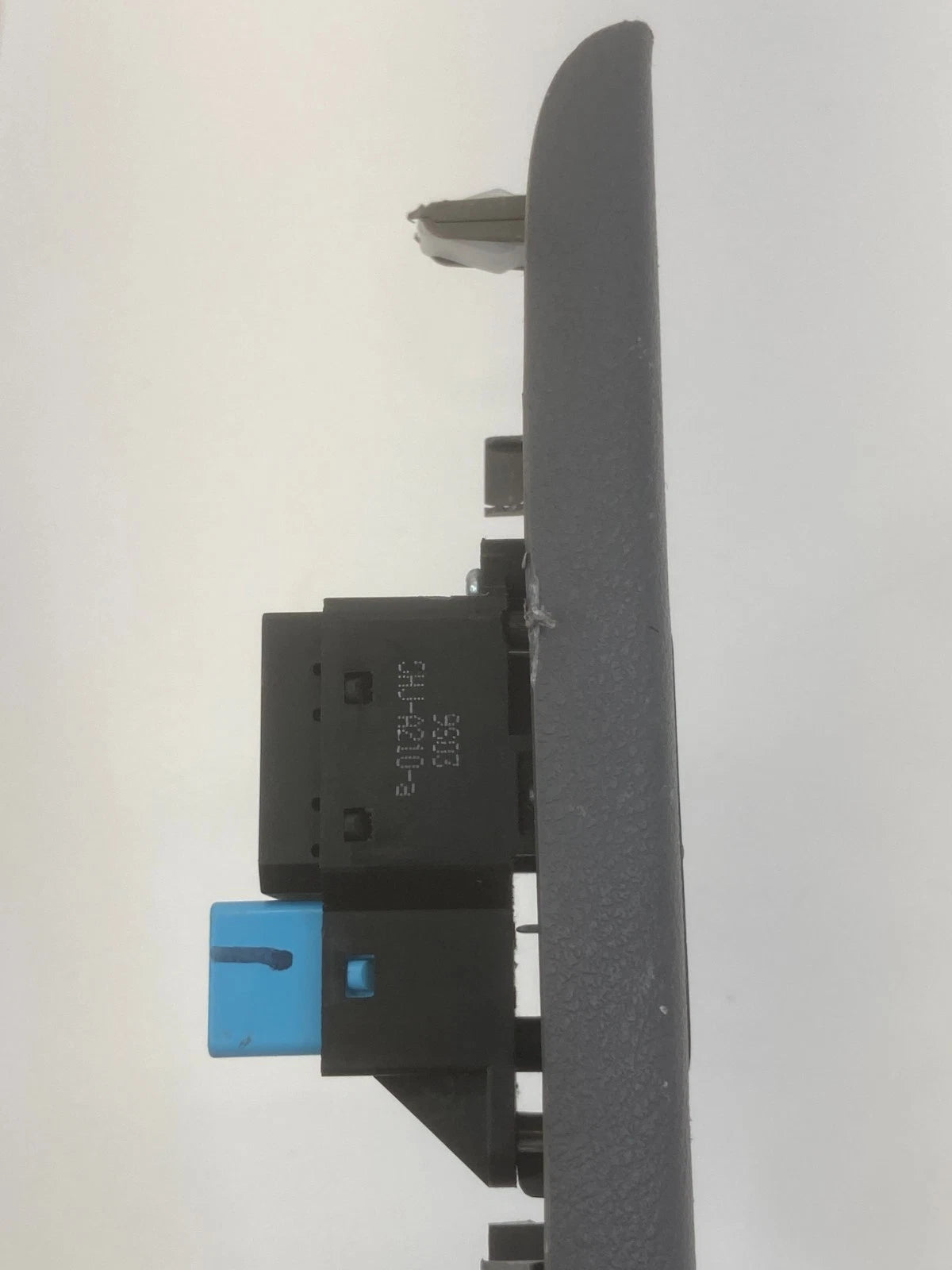 2005-2010 HONDA ODYSSEY REAR LEFT SIDE DOOR WINDOW SWITCH BEZEL 83790-SHJ-A010