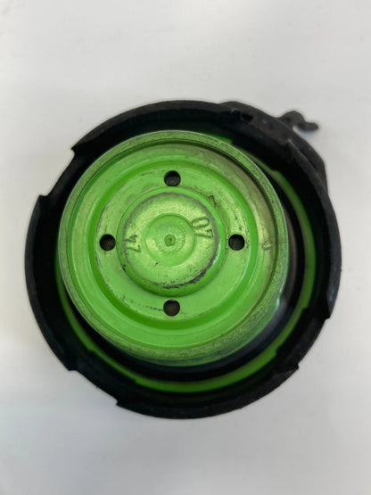 2005-2008 AUDI A4 2005-2009 AUDI S4 SEDAN FUEL GAS TANK CAP COVER LID OEM