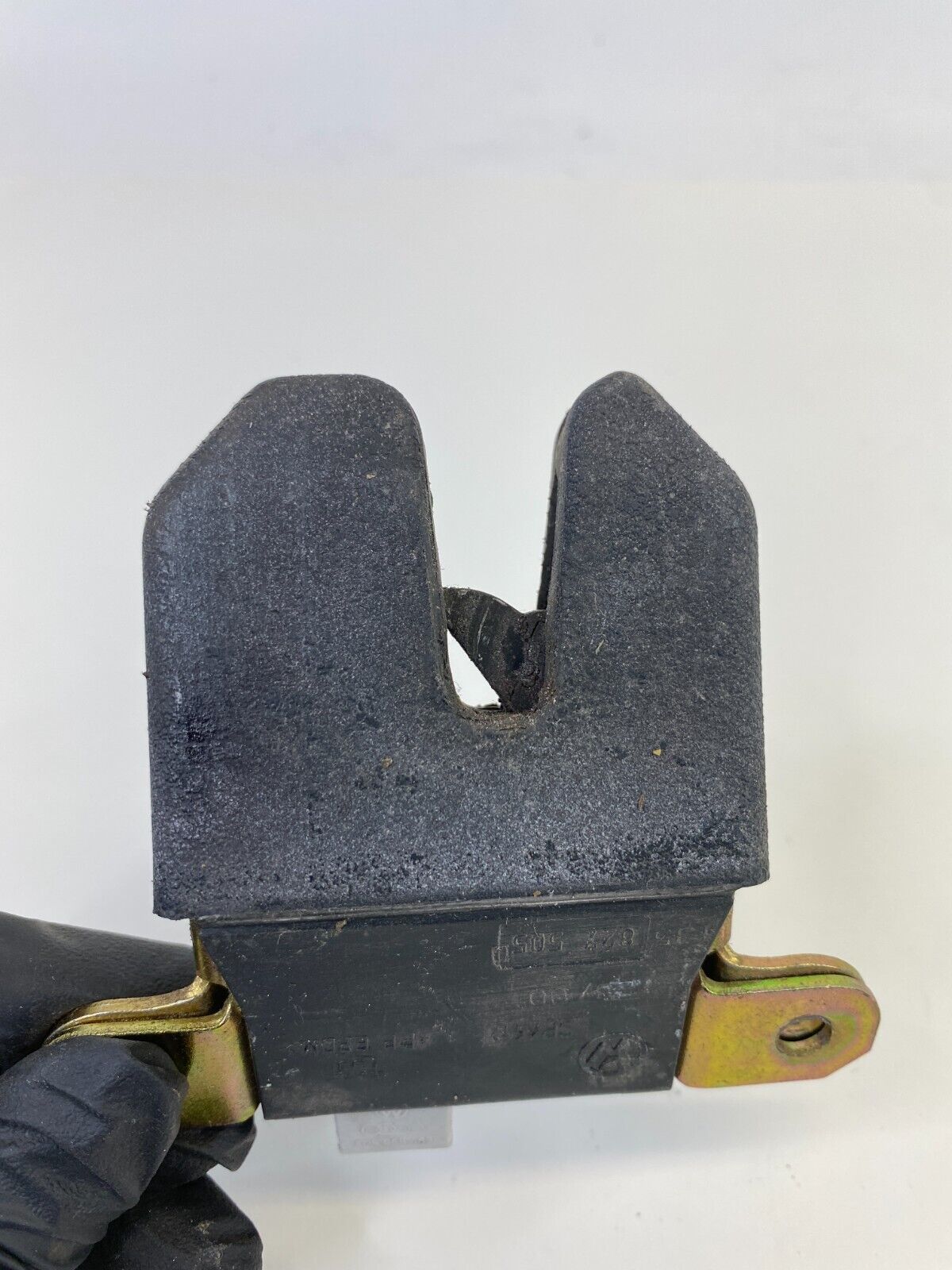 2001-2005 Volkswagen Jetta Trunk Lid Lock Latch Release Actuator Assy OEM