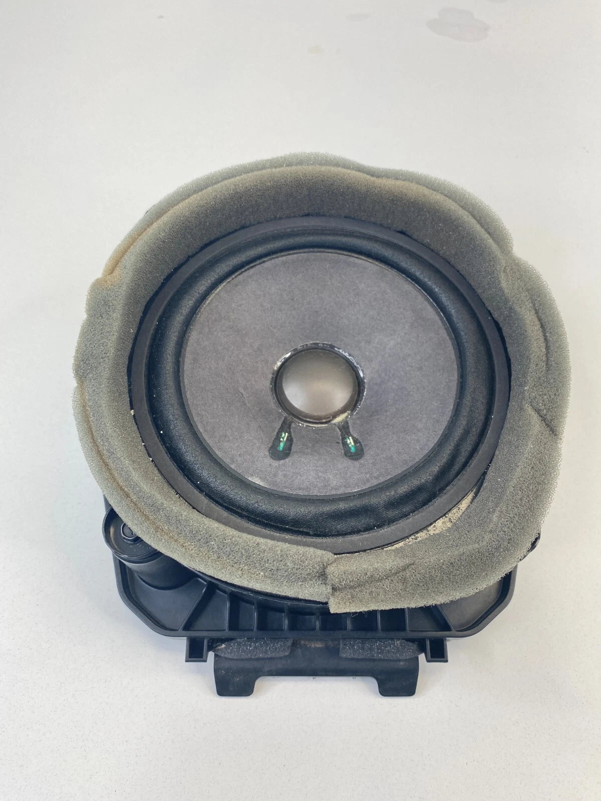 2010-2016 CADILLAC SRX 09-17 ENCLAVE REAR RIGHT SIDE DOOR AUDIO SPEAKER 25840461