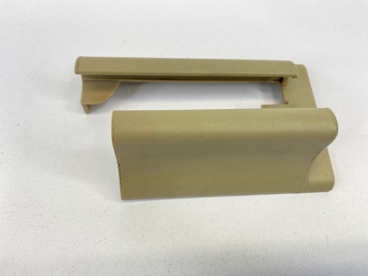 2006-2012 Mercedes-Benz R350 Front Left Seat Track End Cover 2519190720 OEM