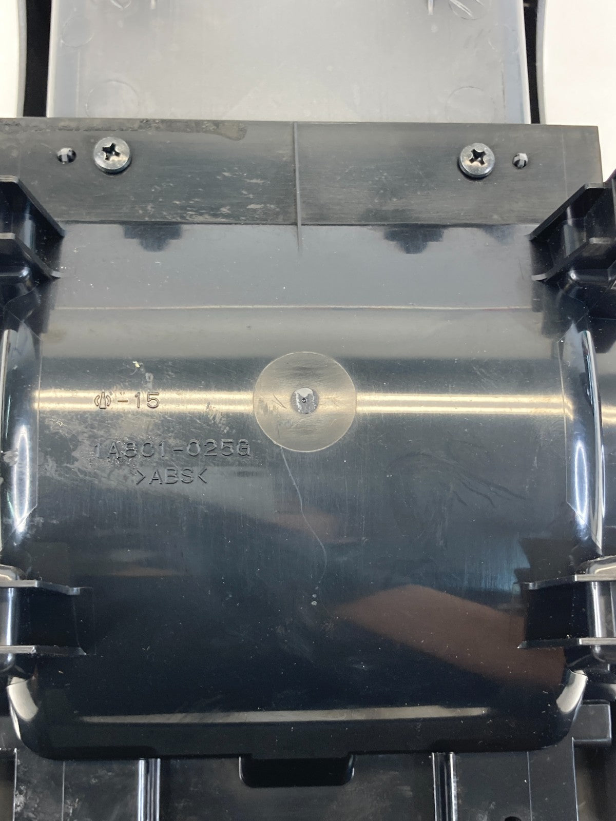 04 05 06 07 08 09 Toyota Prius Rear Center Console Cup Holder 1A8C1-025G OEM