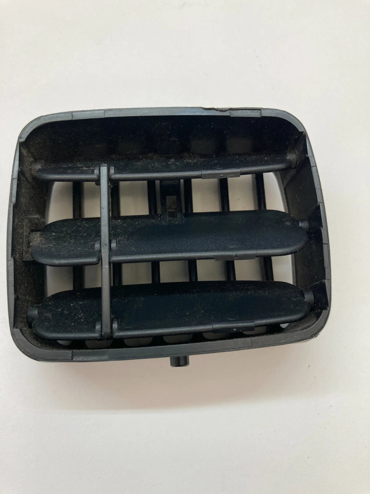 1996-1999 NISSAN PATHFINDER DASH FRONT RIGHT PASSENGER A/C AIR VENT OUTLET DUCT