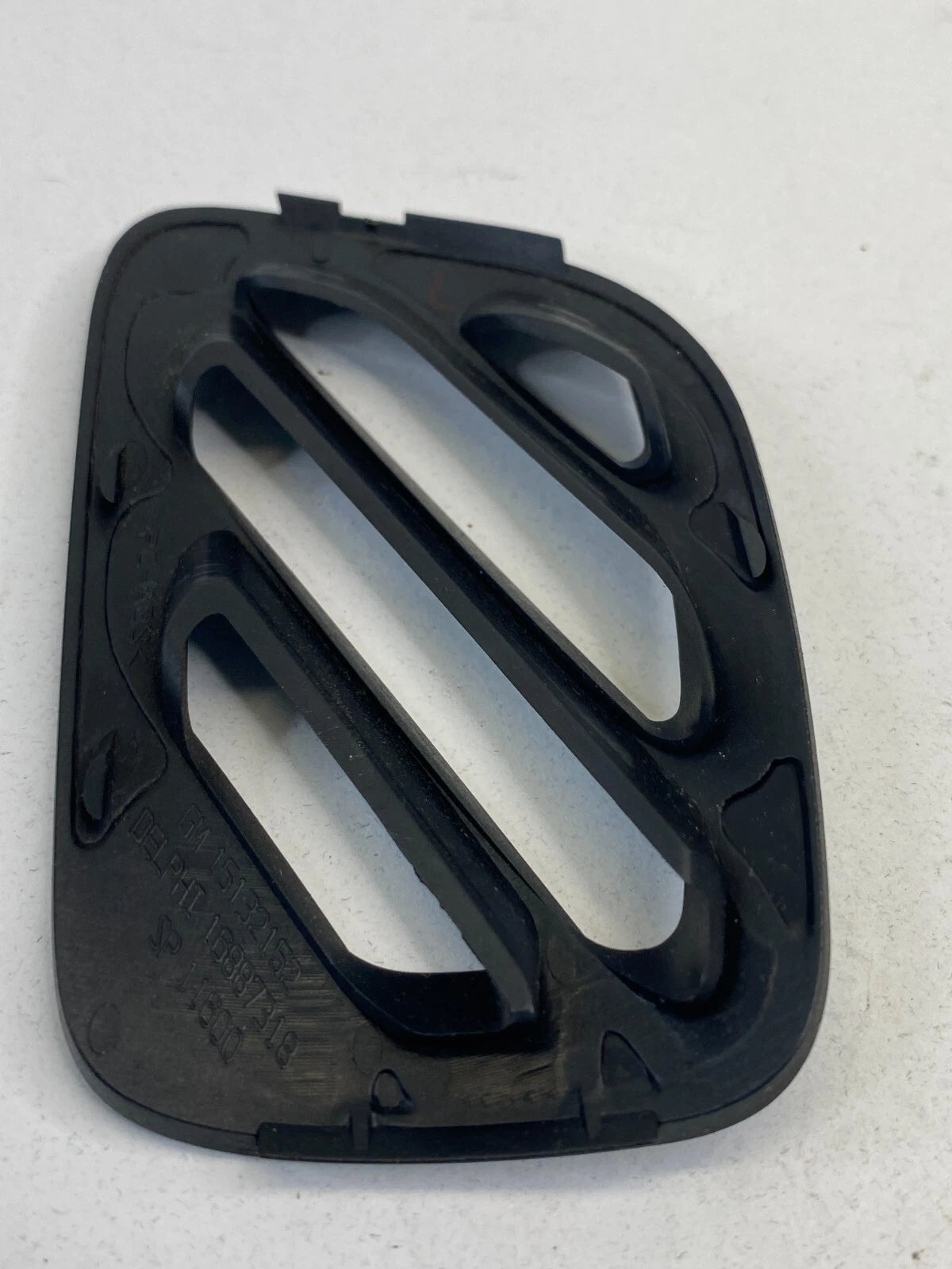 2005-2009 SAAB 9-7X UPPER DASH LEFT SIDE AC DEFROST AIR VENT GRILLE 15132152