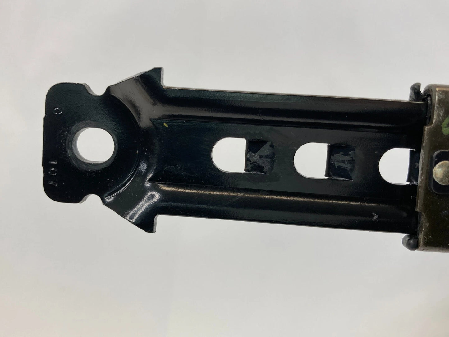 99 00 01 02 03 04 05 PONTIAC GRAND AM FRONT LEFT SIDE SEAT BELT HEIGHT ADJUSTER