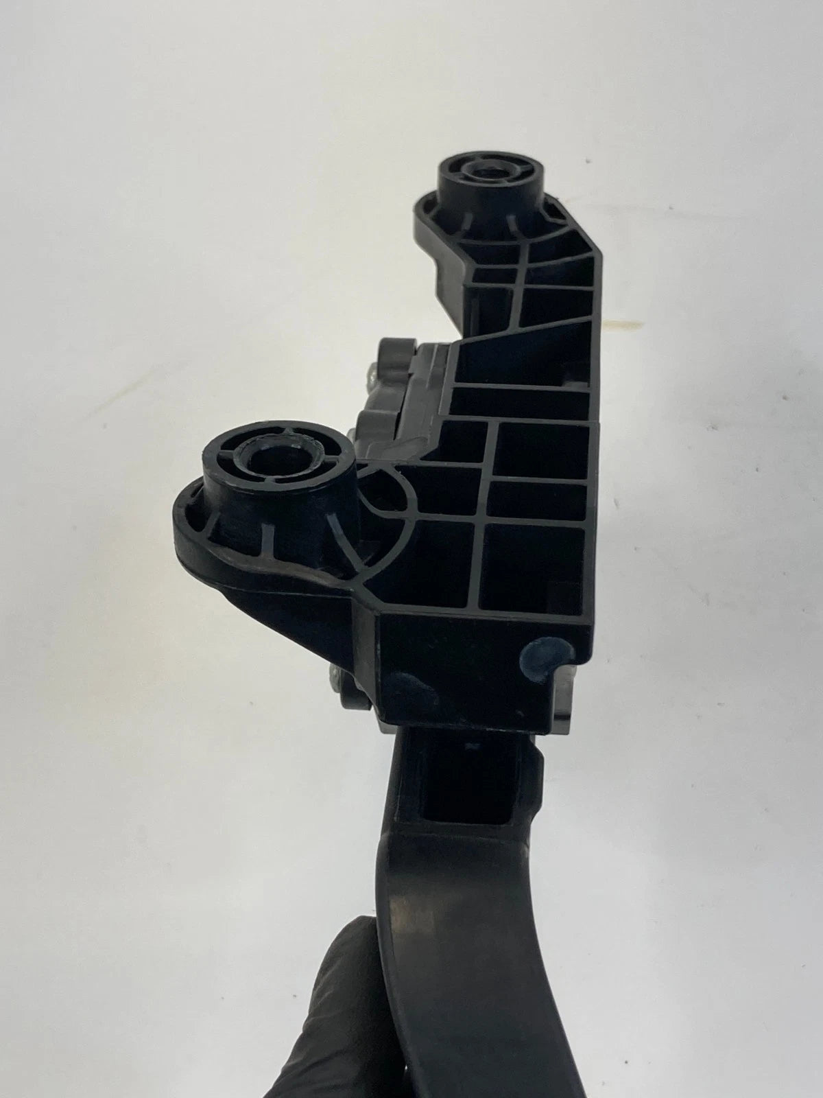 2012-2017 HYUNDAI ACCENT SEDAN GAS PEDAL ACCELERATOR POSITION SENSOR OEM