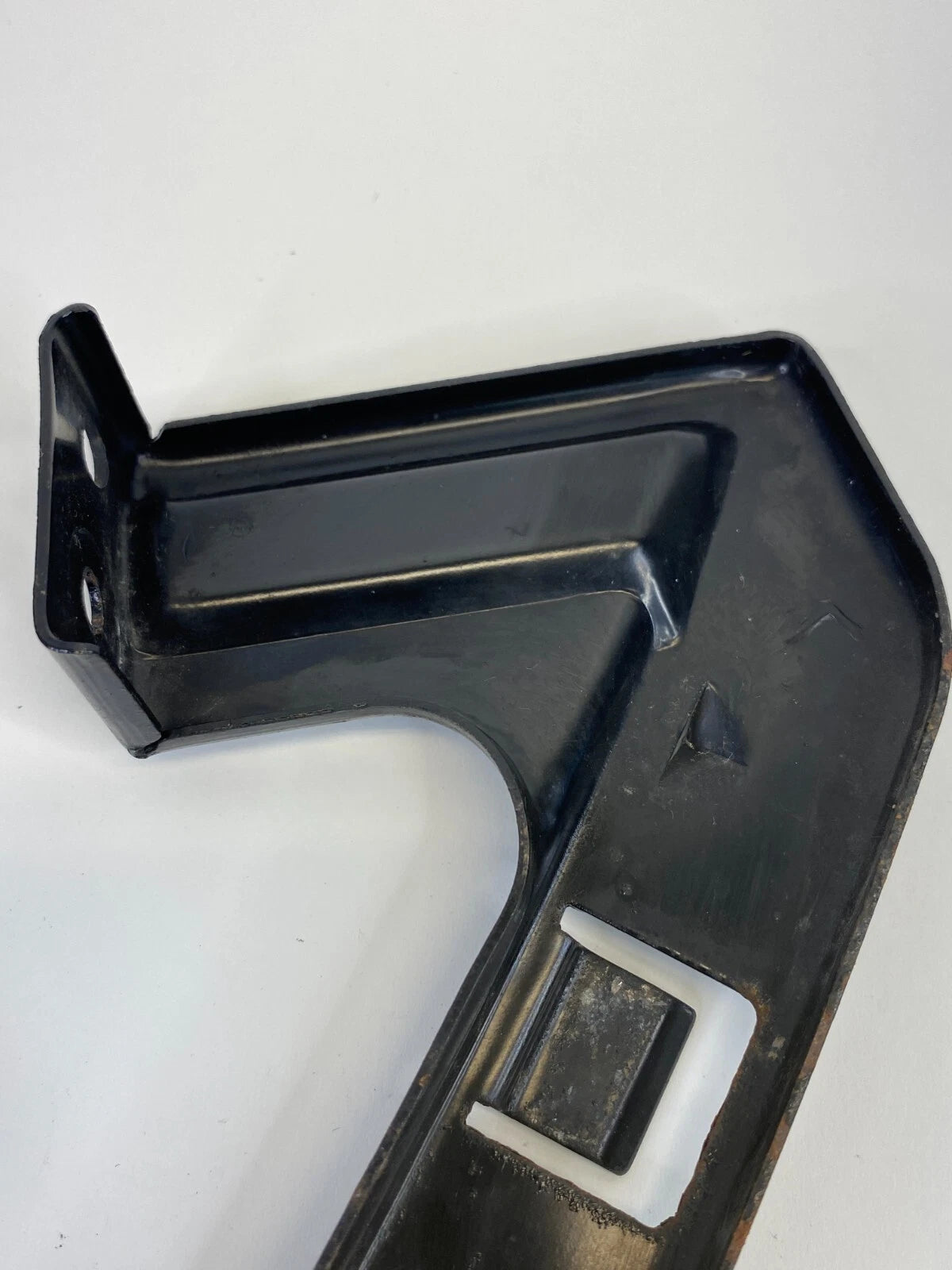 2014-2016 KIA FORTE FORTE5 FRONT LEFT DRIVER BUMPER RETAINER BRACKET COVER OEM