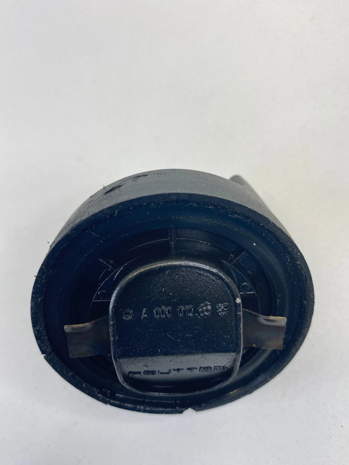 2006 2007 MERCEDES-BENZ C280 C 280 06-11 C350 ENGINE OIL FILLER COVER CAP OEM