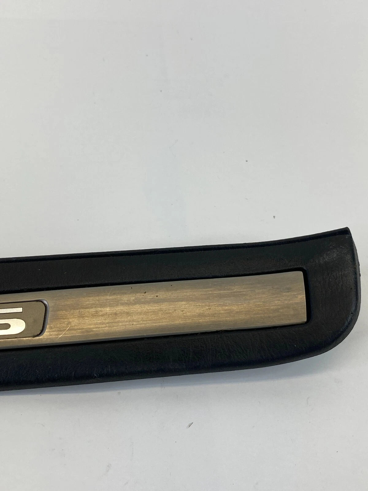 1998-2005 LEXUS GS300 REAR RIGHT SIDE DOOR SILL SCUFF STRIP PLATE 67915-30090