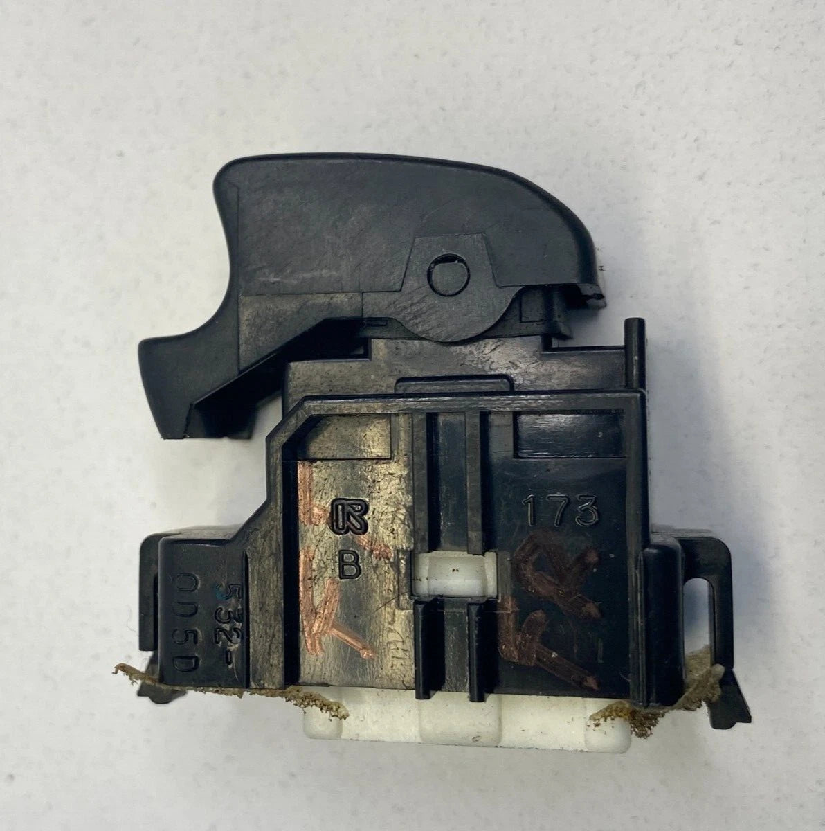 1992-1996 TOYOTA CAMRY FRONT RIGHT PASSENGER SIDE DOOR WINDOW CONTROL SWITCH OEM