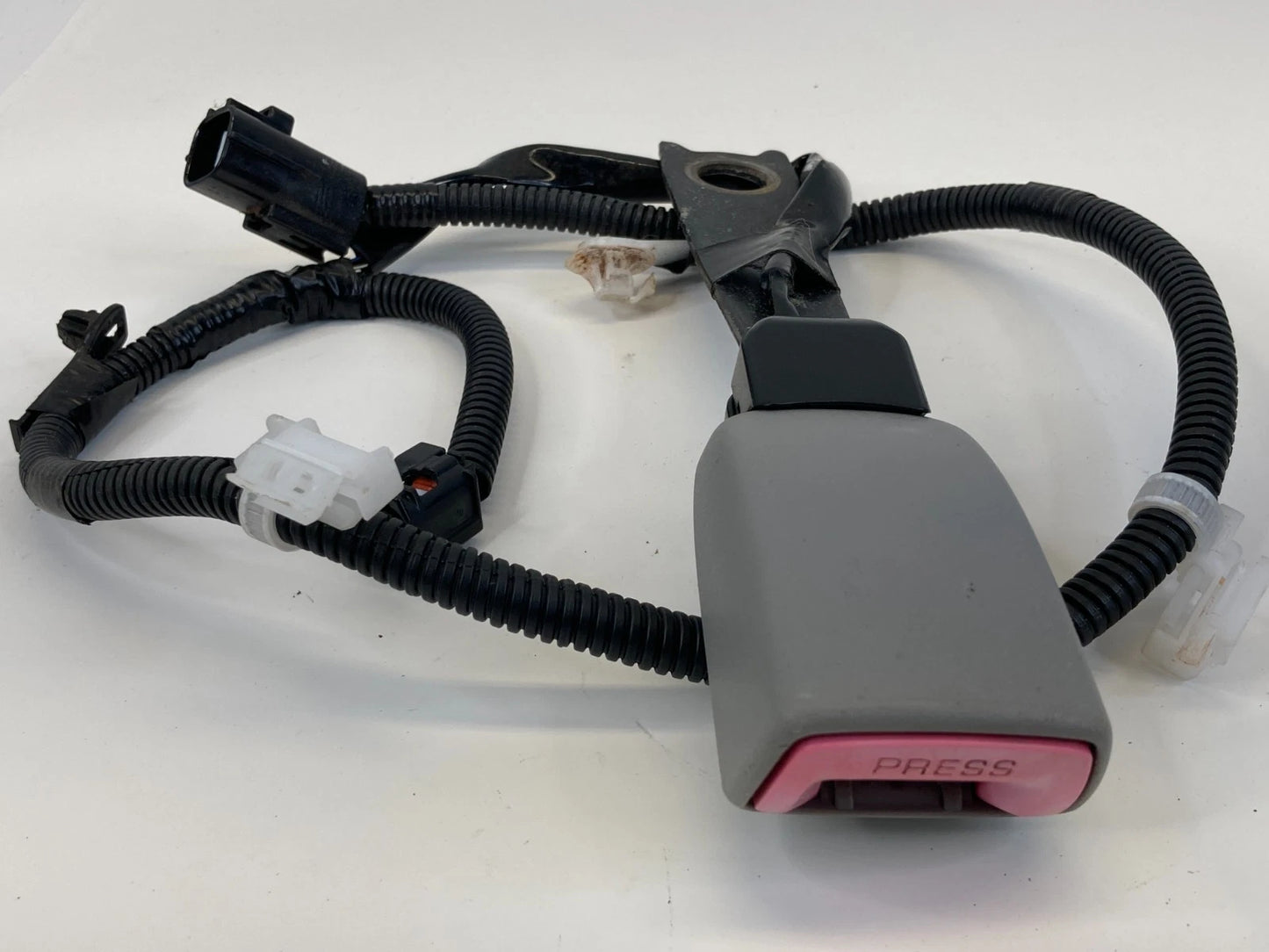 2008-2010 TOYOTA HIGHLANDER FRONT LEFT DRIVER SEAT BELT BUCKLE ASSEMBLY OEM