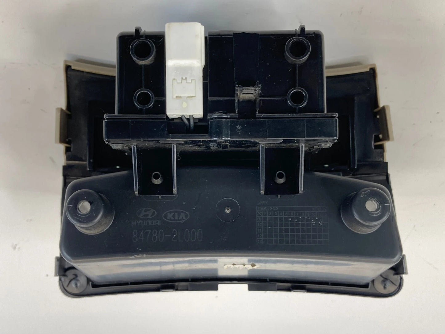 2007-2010 HYUNDAI ELANTRA CENTER LOWER DASH ASHTRAY STORAGE COMPARTMENT CUBBY