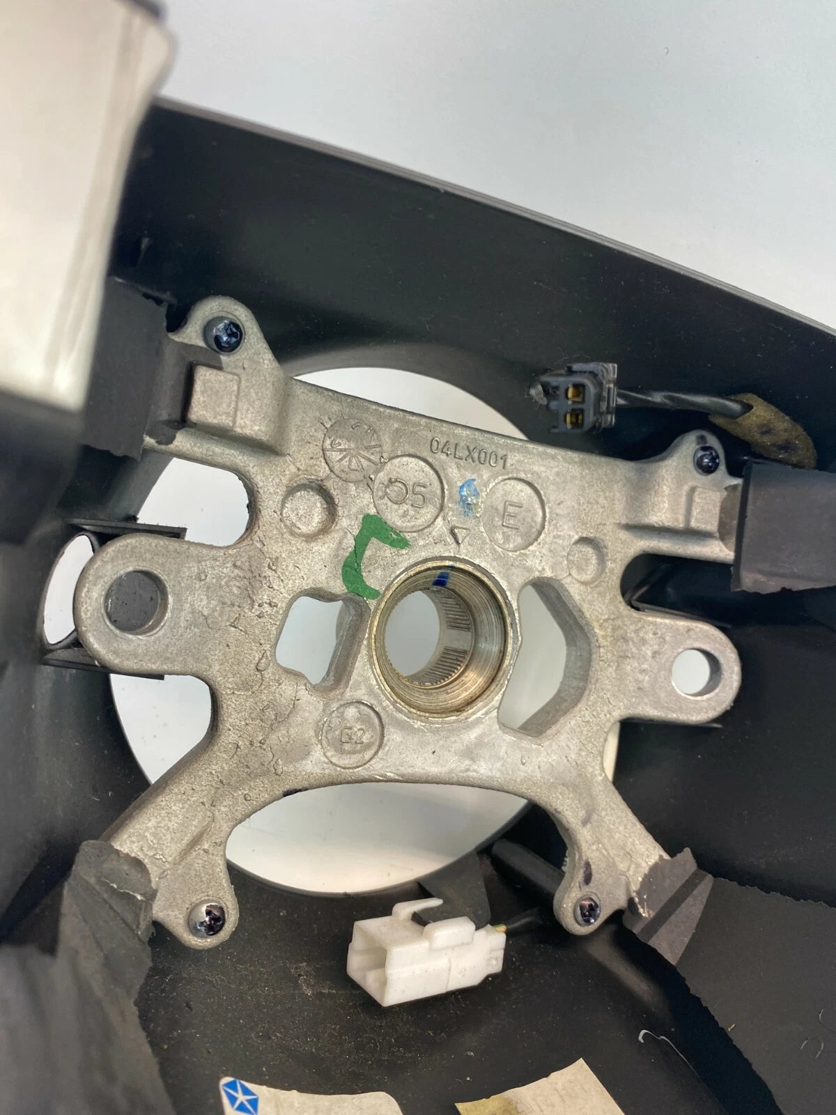 05-07 CHRYSLER 300 FRONT LEFT DRIVER SIDE STEERING WHEEL ASSEMBLY 0UV201DVAD OEM