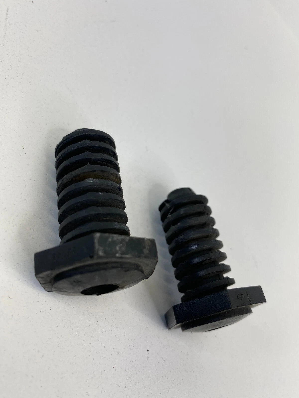 2004-2008 CHRYSLER PACIFICA FRONT HOOD BUMPER ADJUSTER BUMPER STOP STOPPER SET