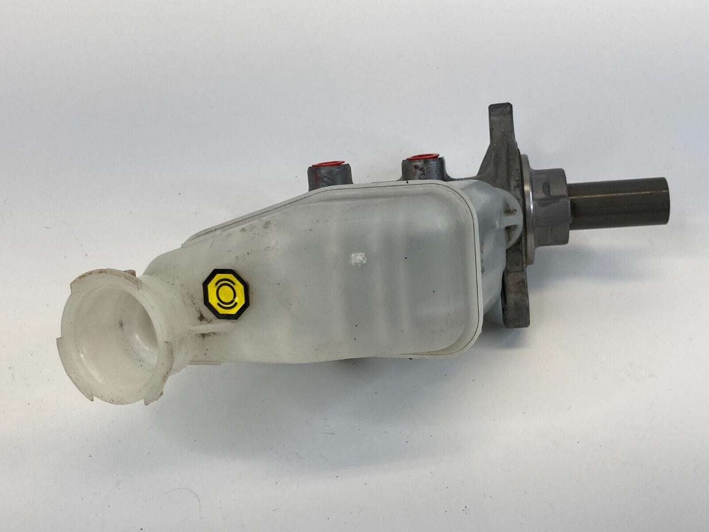 2011-2014 Hyundai Sonata 2.4L Brake Master Cylinder w/ Reservoir Bottle Tank