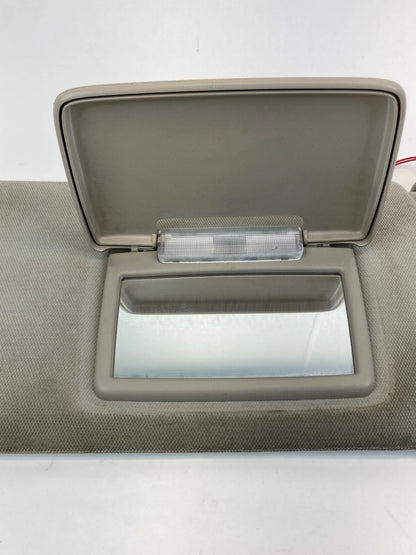 05-10 JEEP GRAND CHEROKEE RIGHT PASSENGER SIDE SUNVISOR SUN VISOR SHADE W/ LIGHT