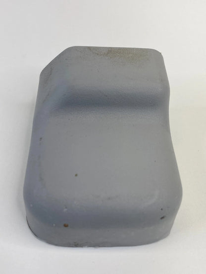 2006-2008 HYUNDAI SONATA SEDAN RIGHT INNER SIDE FRONT LEFT SEAT TRACK COVER TRIM