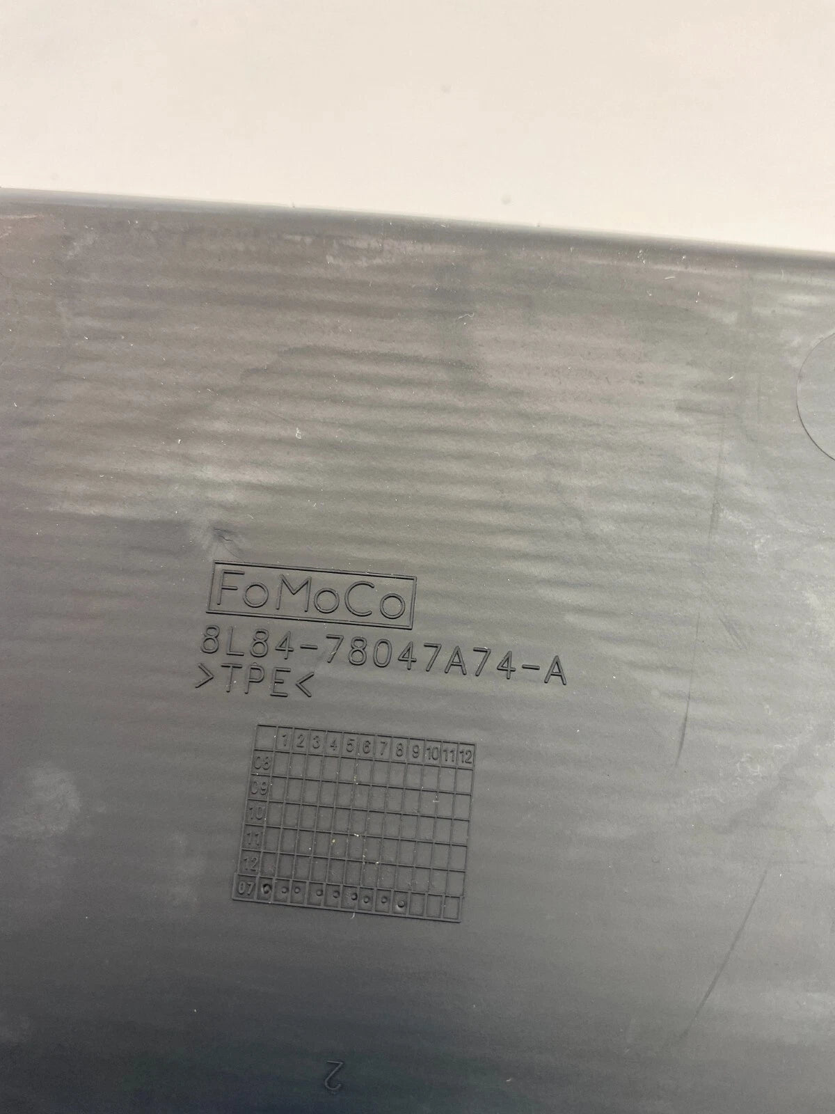 2008-2012 FORD ESCAPE CENTER CONSOLE SIDE COVER RUBBER INSERT MAT 8L84-78047A74