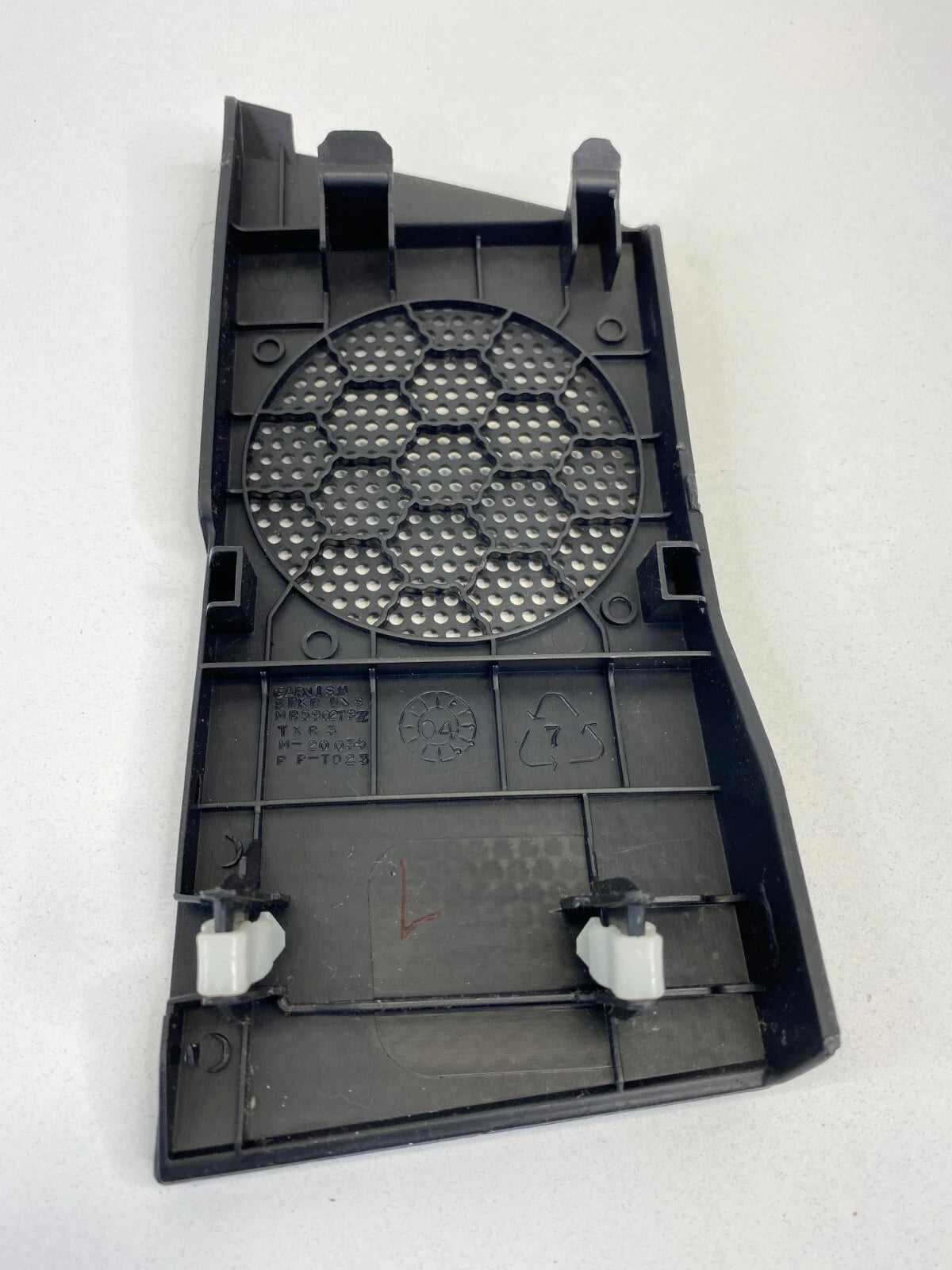 2004-2012 MITSUBISHI GALANT FRONT LEFT DRIVER SIDE DASH SPEAKER GRILLE MR590279