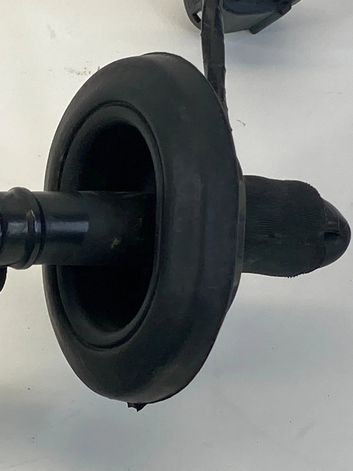 2013-2016 FORD ESCAPE REAR RIGHT TAILLIGHT LAMP WIRE WIRING HARNESS SOCKET OEM