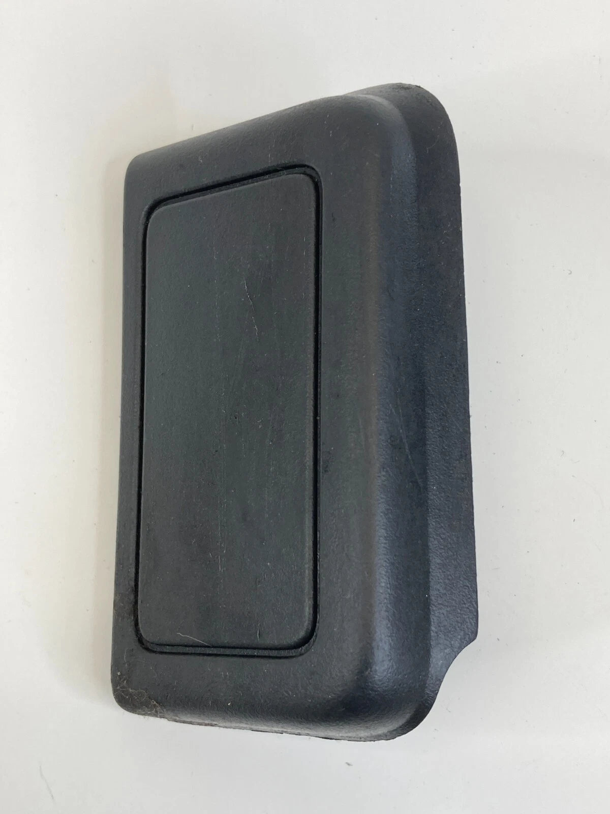 2007-2012 GMC ACADIA RIGHT SIDE SEAT TRACK BOLT COVER END CAP TRIM 1193872RH