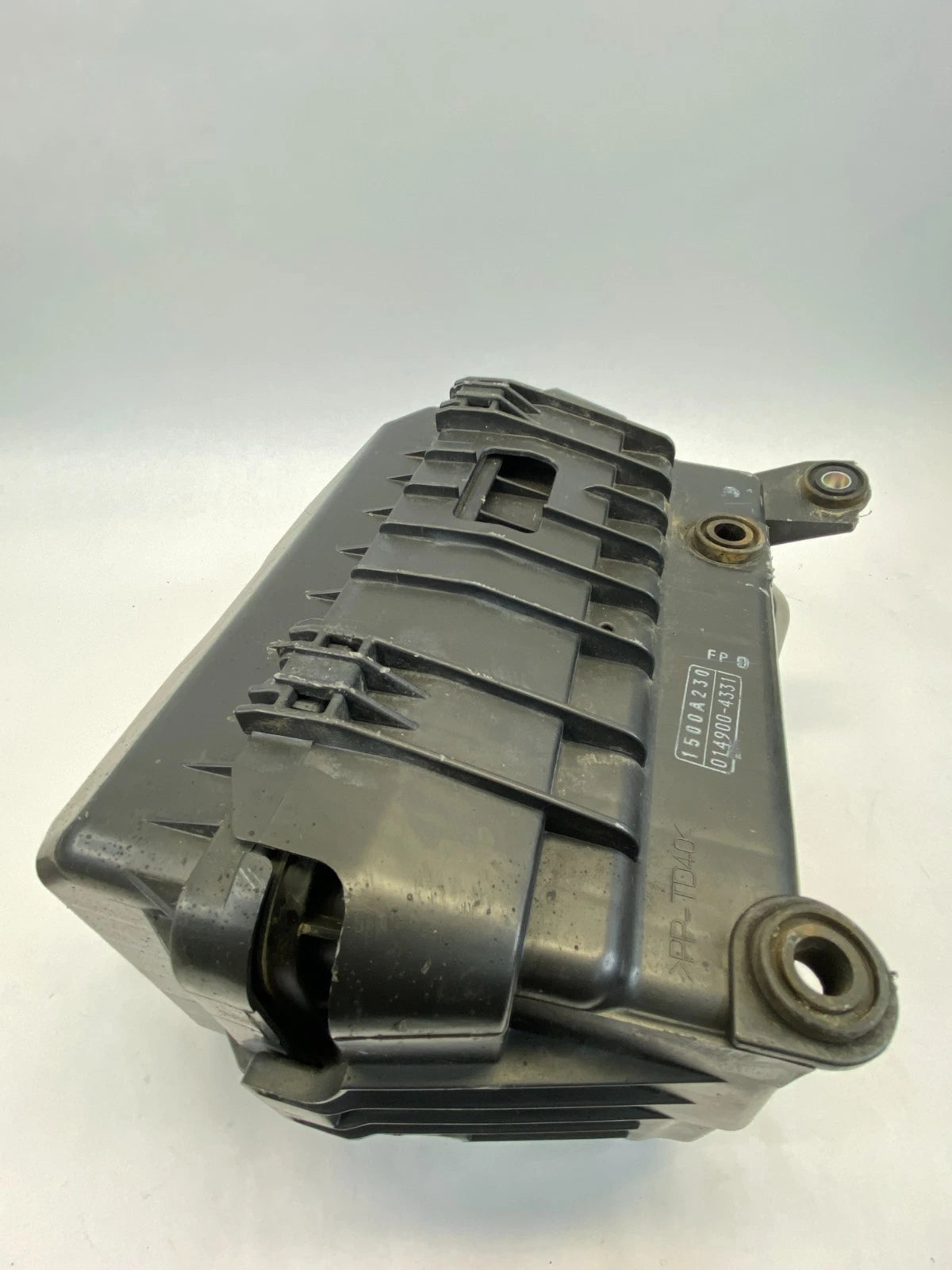 2008-2013 MITSUBISHI OUTLANDER AIR CLEANER INTAKE BOX FILTER ASSEMBLY 1500A230