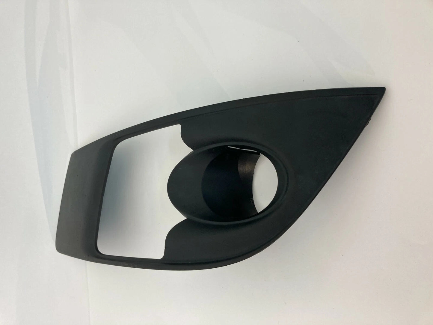 2007-2010 SATURN OUTLOOK FRONT LEFT DRIVER SIDE FOG LAMP TRIM COVER 15947965 OEM