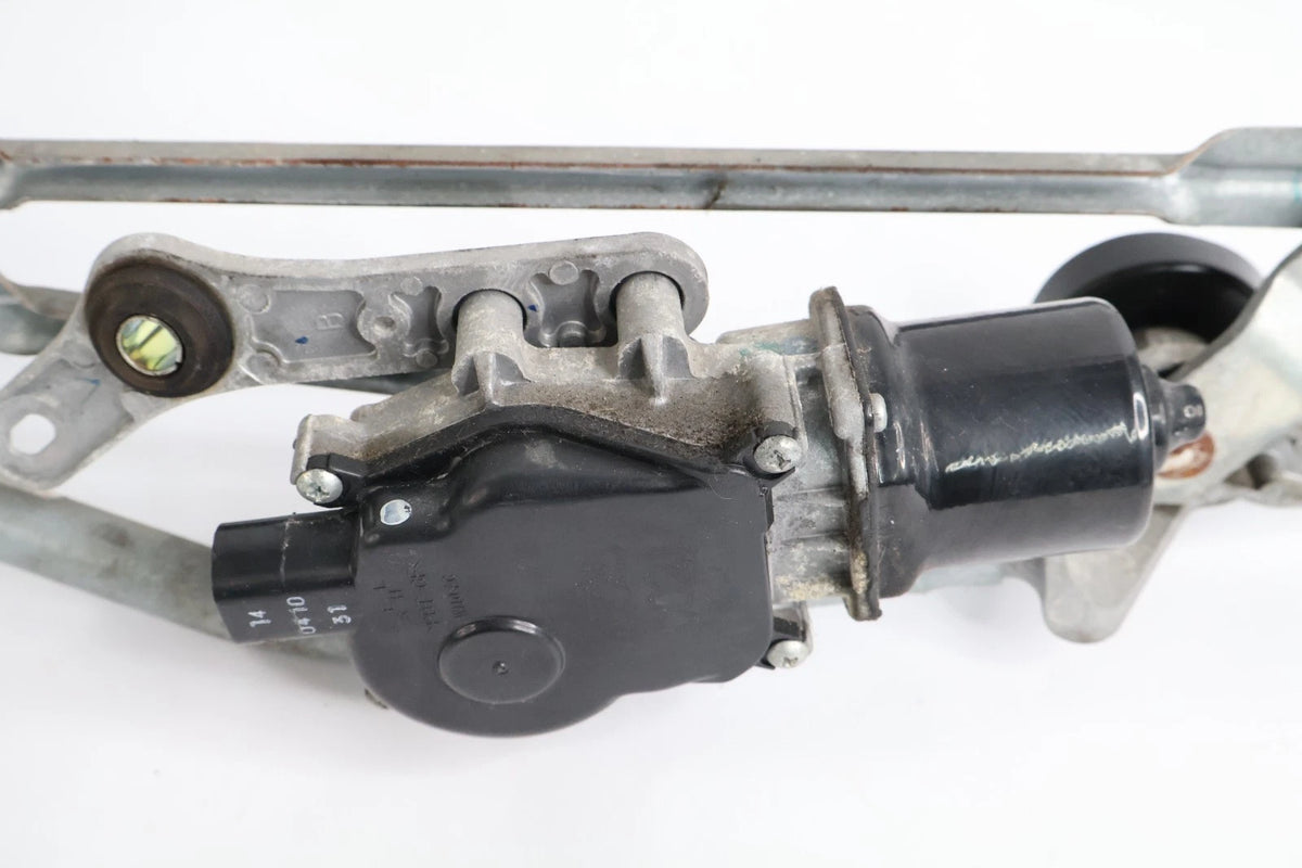 2013-2019 NISSAN SENTRA FRONT WINDSHIELD WIPER MOTOR LINKAGE BRACKET 28800-3SG1A