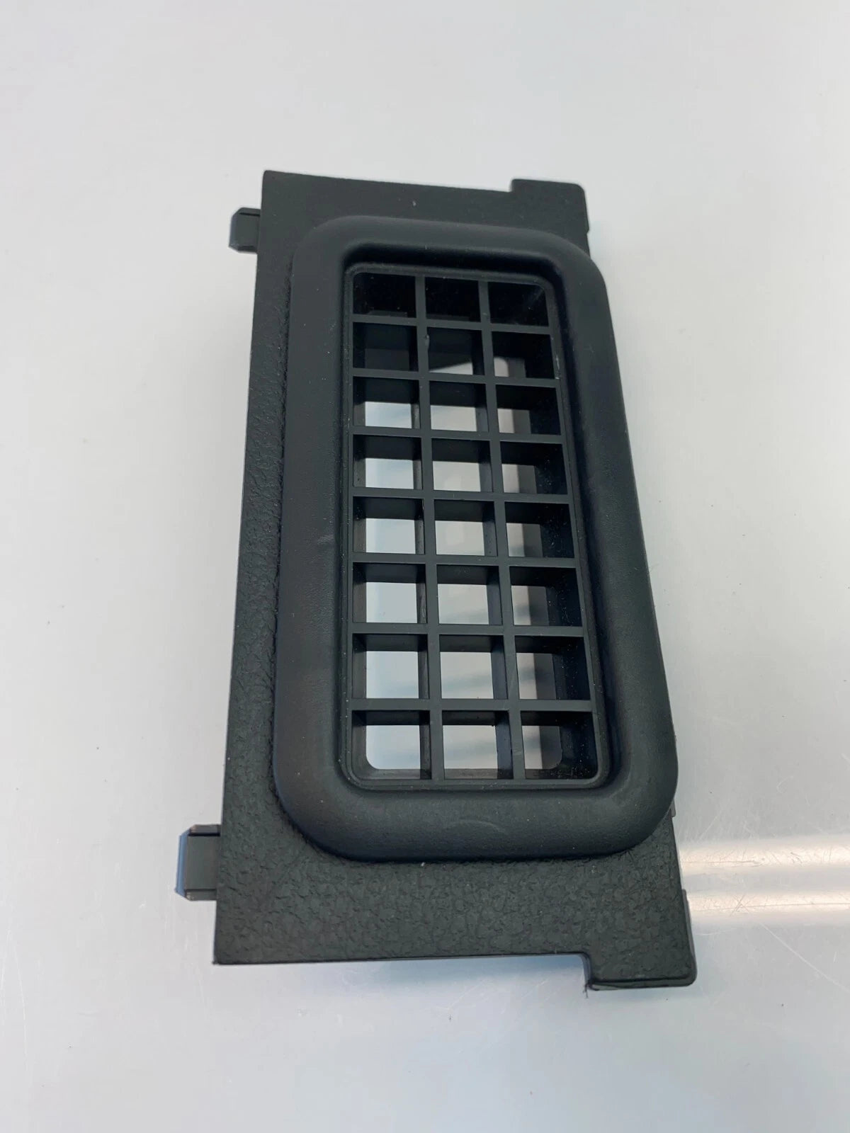 2005 2006 INFINITI G35 REAR CENTER CONSOLE INNER AC VENT GRILLE COVER 96912AC700