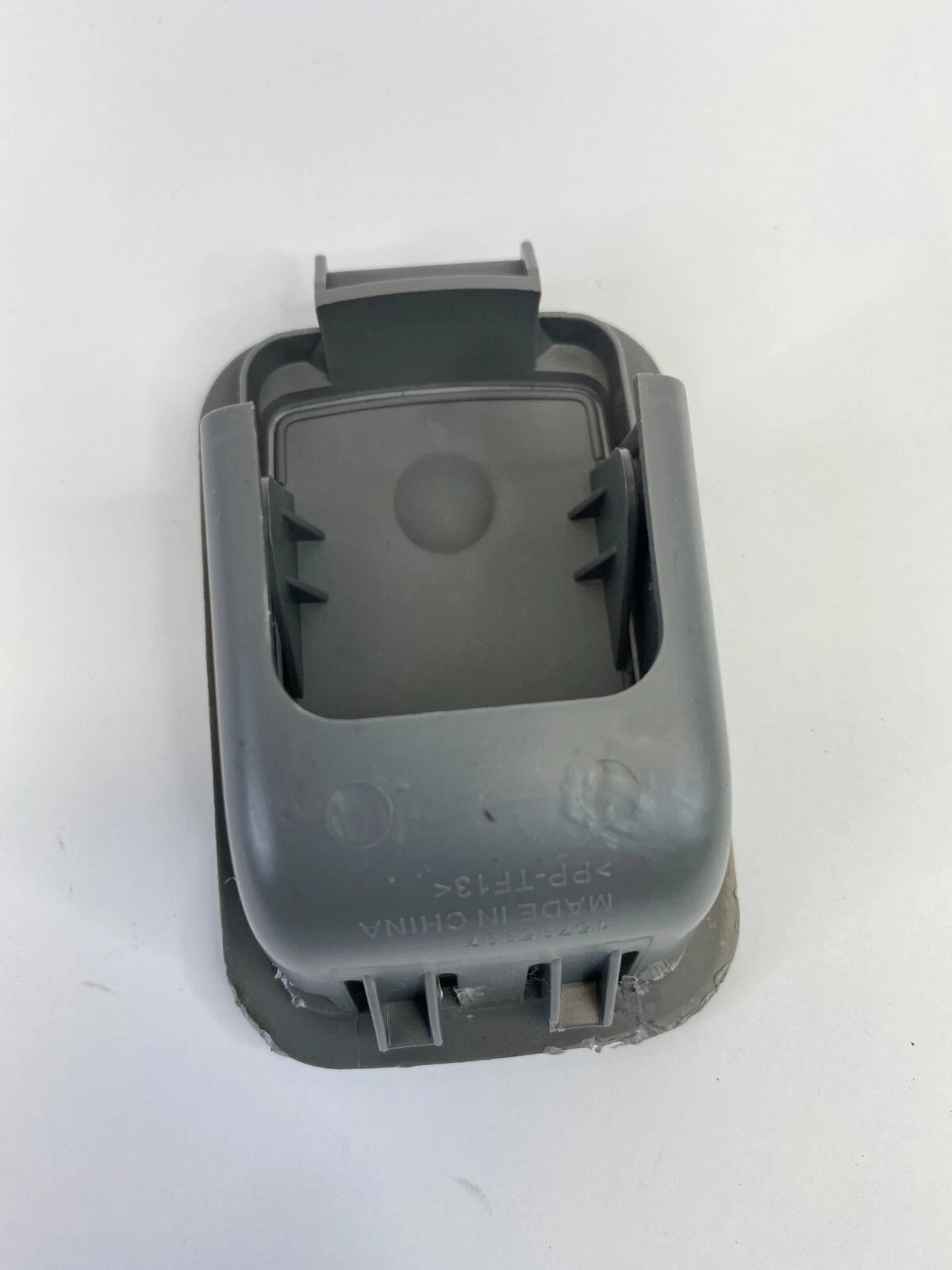 2013-2015 CHEVROLET MALIBU REAR CHILD SEAT ANCHOR TRIM COVER BEZEL OEM 15795997