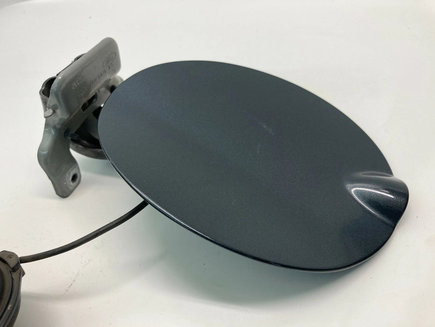 08-12 FORD ESCAPE 08-11 MARINER FUEL FILLER DOOR TANK COVER LID 8L84-78405A26