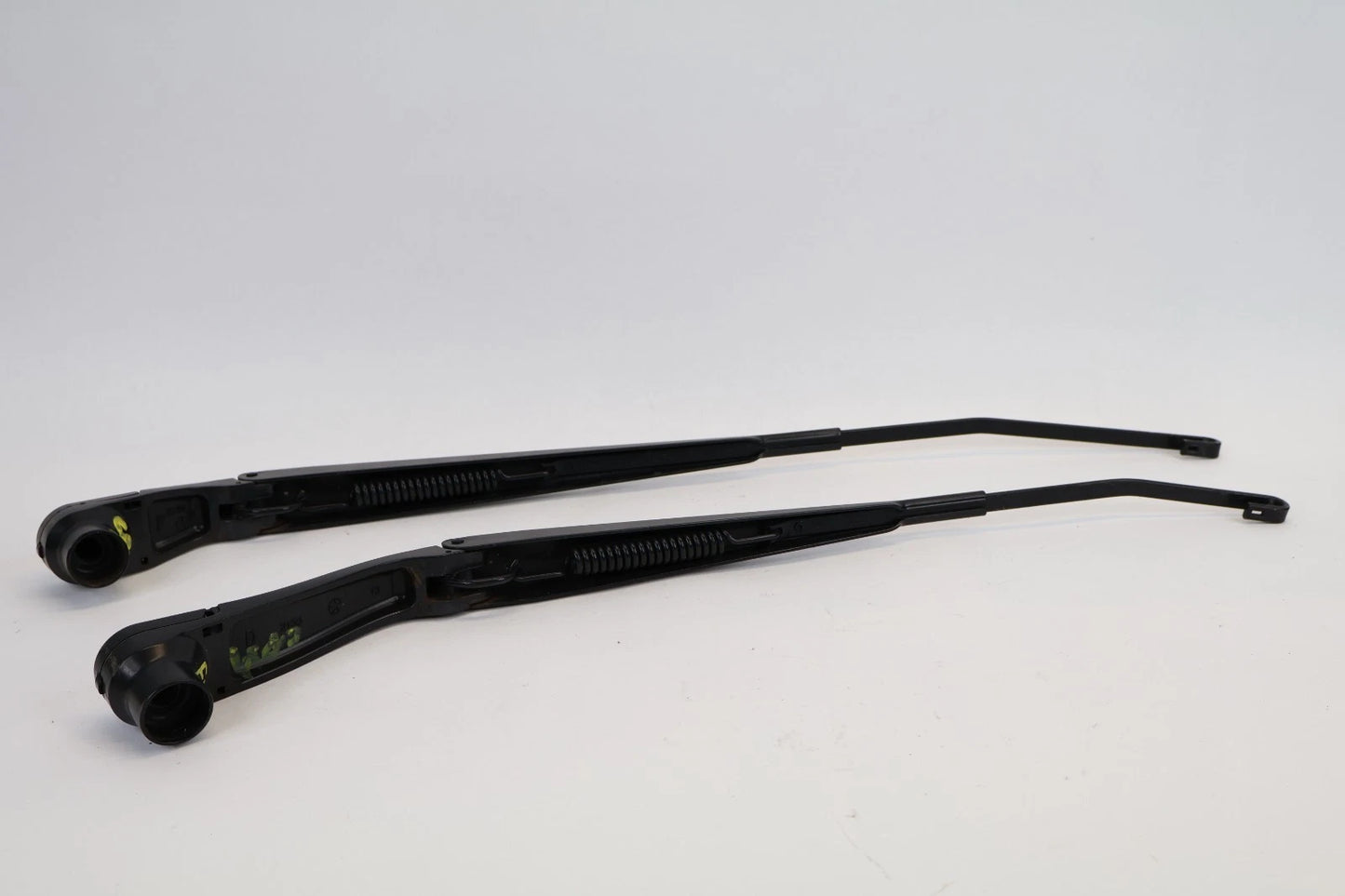 2011-2013 JEEP GRAND CHEROKEE FRONT WINDSHIELD WIPER ARM LEFT & RIGHT SET OEM