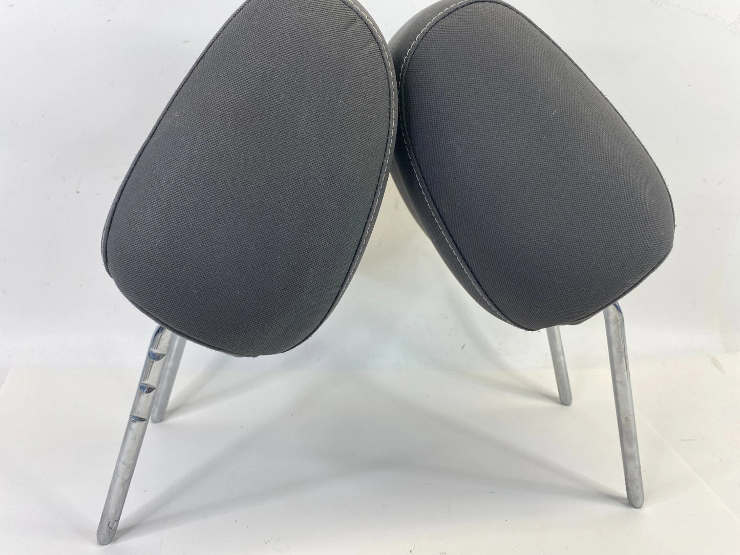 2013-2016 FORD ESCAPE FRONT LEFT & RIGHT SEAT HEADRESTS PAIR CLOTH OEM