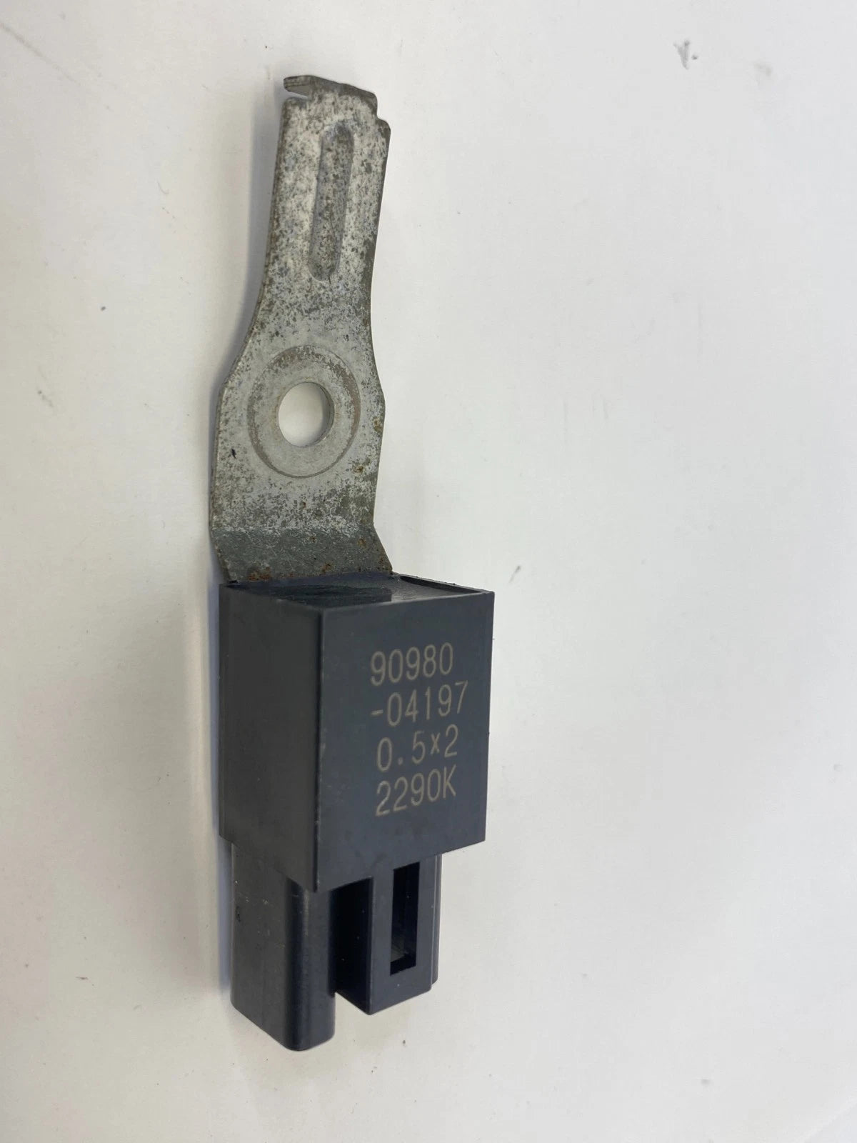 2006-2012 TOYOTA RAV4 RELAY MODULE SENSOR ANTENNA 90980-04197 OEM