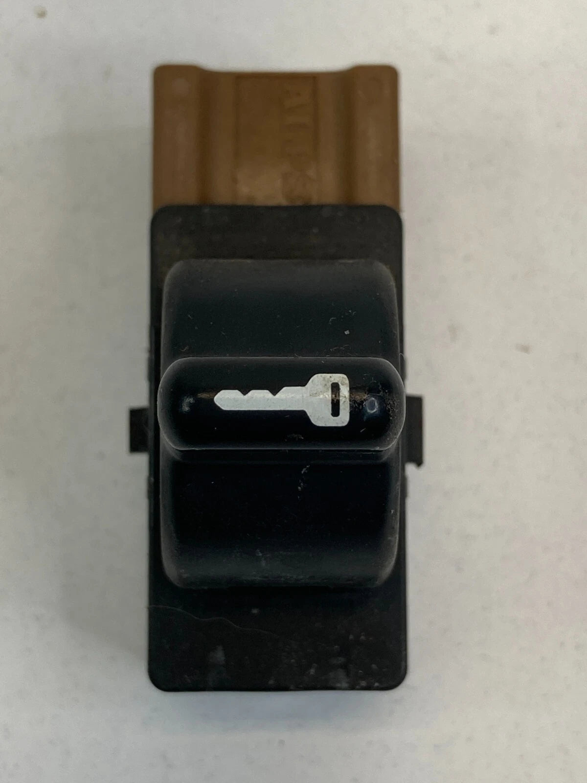 2000-2004 SUBARU OUTBACK FRONT LEFT SIDE DOOR LOCK CONTROL SWITCH 83073AE00A OEM
